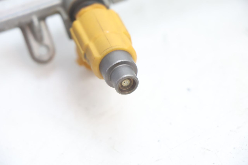 photo de INJECTEUR YAMAHA FJR 1300 (2001 - 2005) - Vue d’ensemble