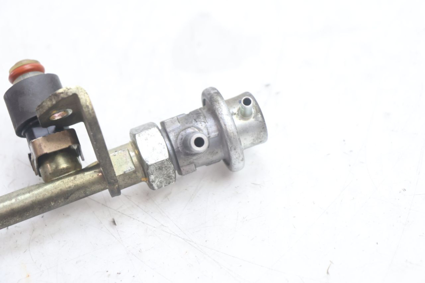 photo de INJECTEUR HONDA FJS SILVER WING SILVERWING 400 (2005 - 2008) - Autre angle de vue