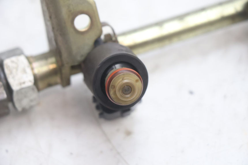 photo de INJECTEUR HONDA FJS SILVER WING SILVERWING 400 (2005 - 2008) - Vue d’ensemble
