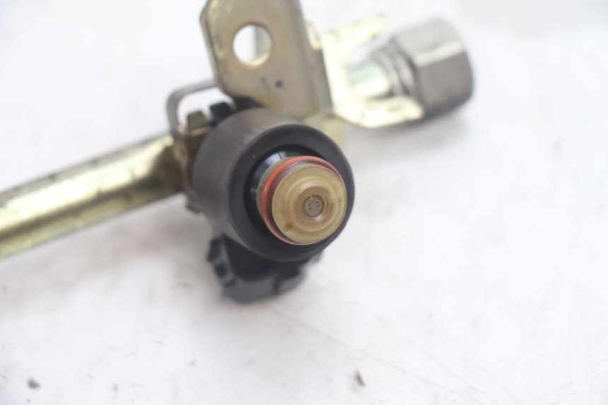 photo de INJECTEUR HONDA FJS SILVER WING SILVERWING 400 (2005 - 2008) - Points de fixation