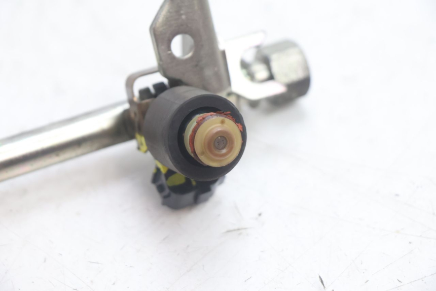 photo de INJECTEUR HONDA FJS SILVER WING SILVERWING 400 (2005 - 2008) - Vue d’ensemble