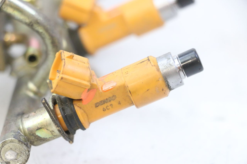 photo de INJECTEUR YAMAHA FZ6 N FAZER 600 (2004 - 2006)