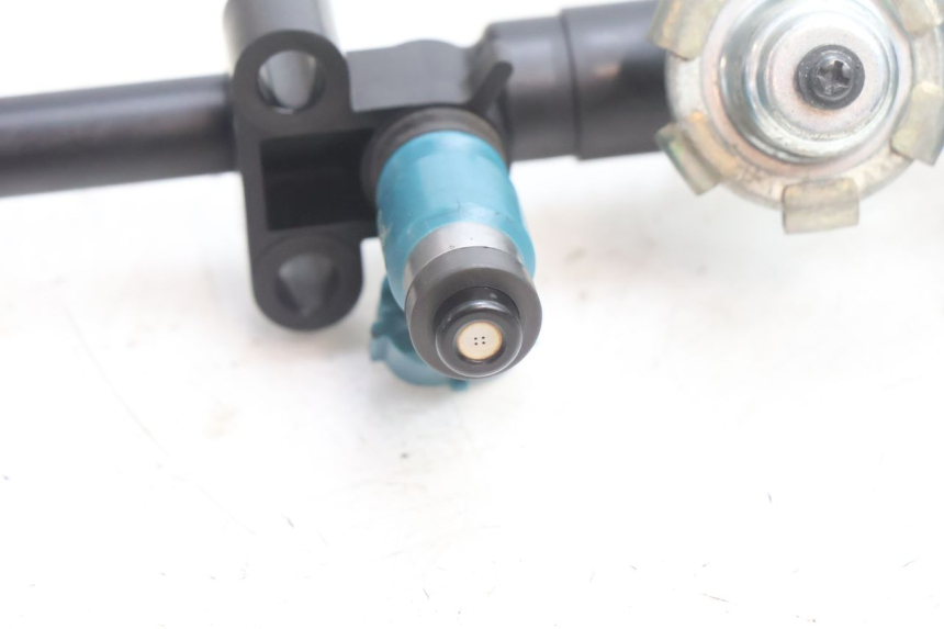 photo de INJECTEUR YAMAHA FZ8 800 (2010 - 2016) - Gros plan technique