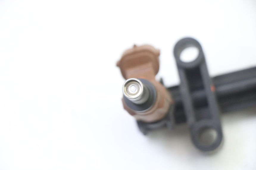 photo de INJECTEUR SUZUKI GSR 750 (2011 - 2017)