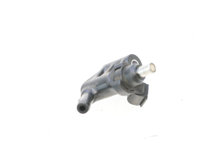 photo de INJECTEUR SYM GTS EVO 125 (2009 - 2013) - Gros plan technique