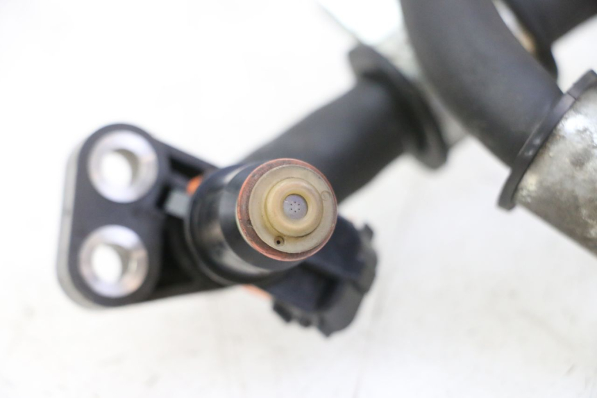 photo de INJECTEUR HONDA FES S-WING SWING ABS 125 (2007 - 2015)