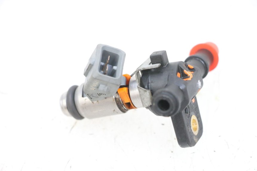 photo de INJECTEUR PIAGGIO MP3 RL 250 (2007 - 2010) - Zoom état d’usage