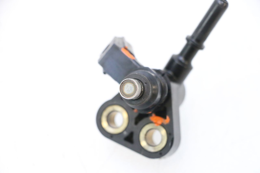photo de INJECTEUR HONDA PCX (JF57/JF64) 125 (2014 - 2018) - Gros plan technique