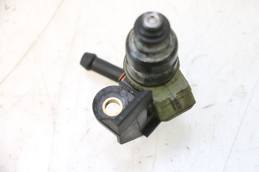 photo de INJECTEUR PEUGEOT SATELIS COMPRESSOR K15 125 (2006 - 2009) - Autre angle de vue