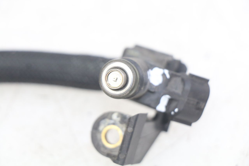 photo de INJECTEUR PEUGEOT SATELIS 125 (2006 - 2009) - Gros plan technique