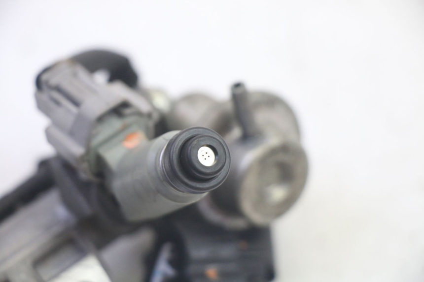 photo de INJECTEUR YAMAHA TDM ABS 900 (2002 - 2014) - Points de fixation