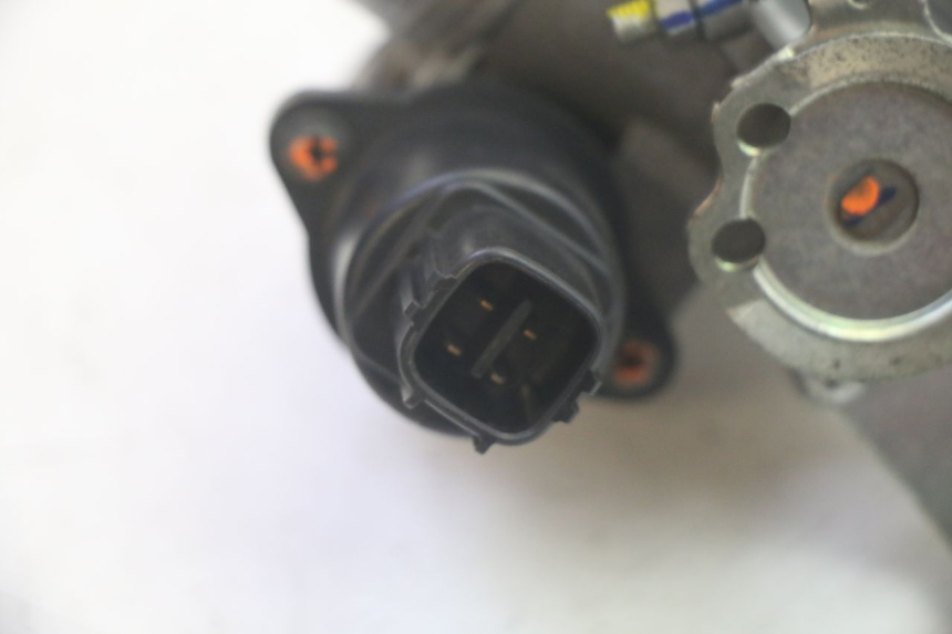 photo de INJECTION SUZUKI BURGMAN 125 (2007 - 2014) - Points de fixation