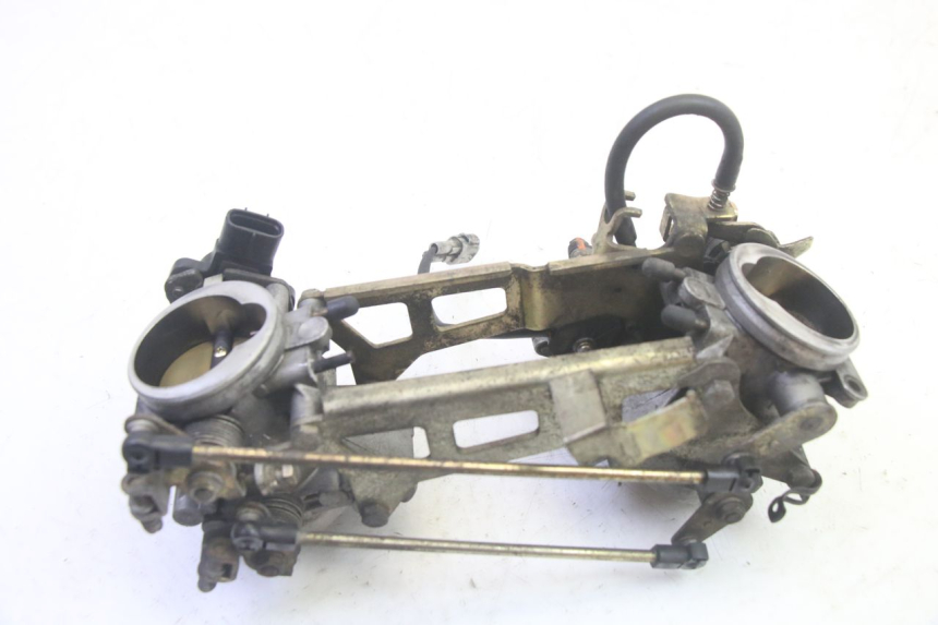 photo de INJECTION SUZUKI DL V STROM 1000 (2002 - 2007) - Gros plan technique