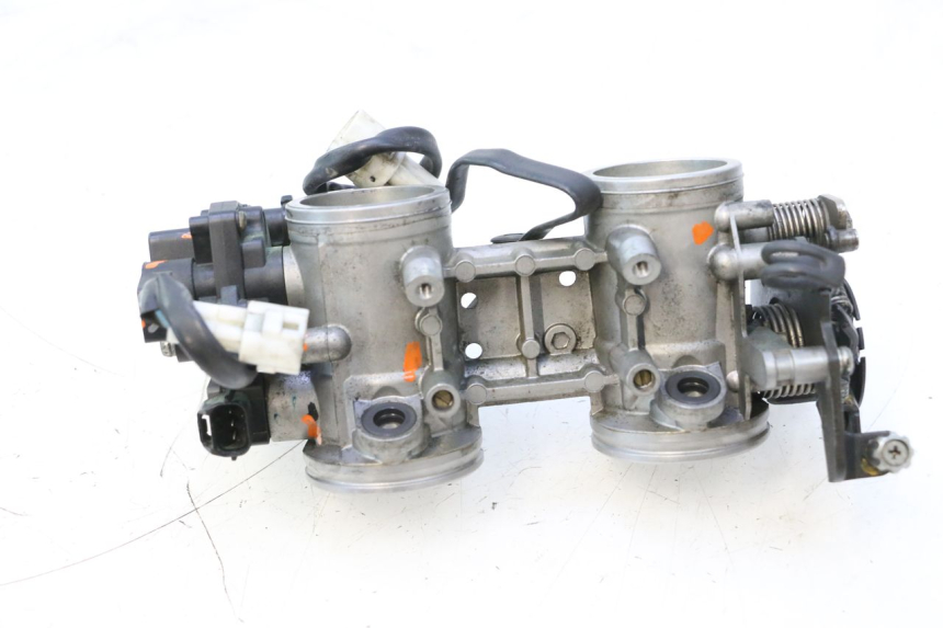 photo de INJECTION KAWASAKI ER-6 ER6 N 650 (2005 - 2009) - Gros plan technique