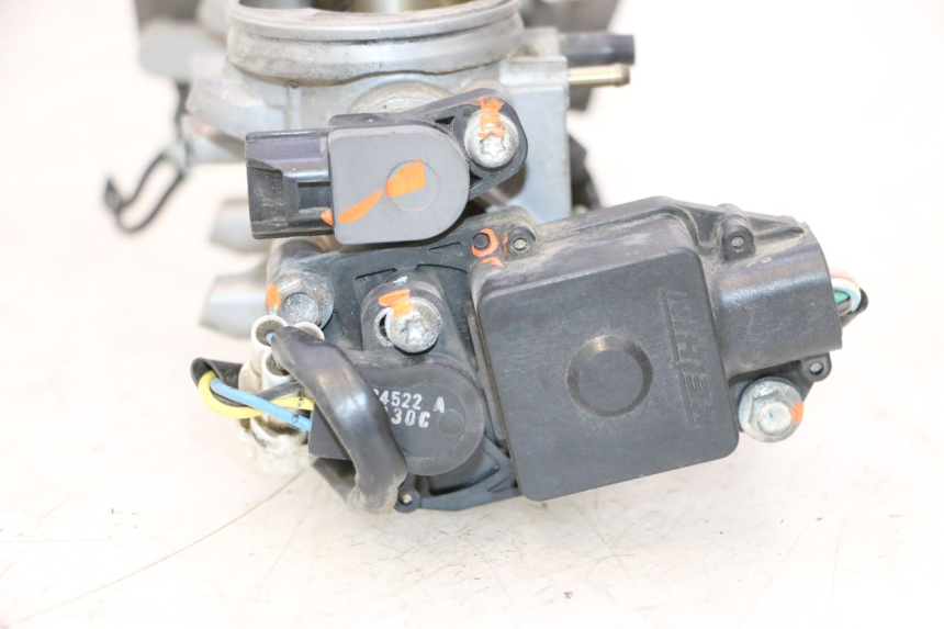 photo de INJECTION KAWASAKI ER-6 ER6 N 650 (2005 - 2009) - Points de fixation