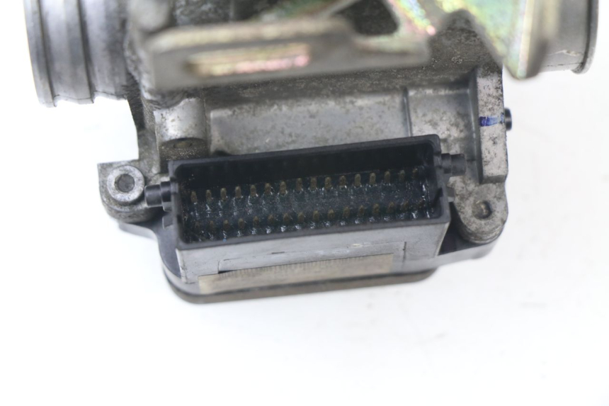 photo de INJECTION HONDA FES PANTHEON 125 (2003 - 2007) - Gros plan technique