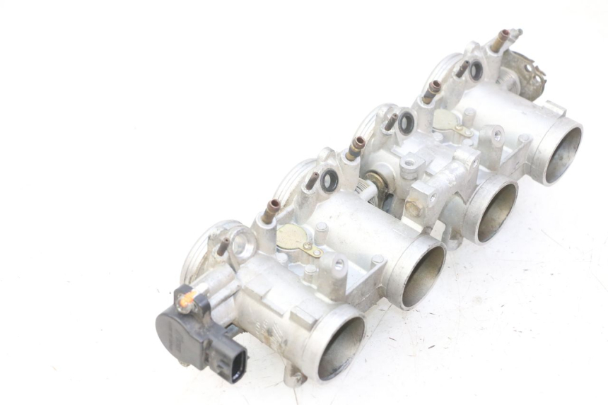 photo de INJECTION YAMAHA FZ6 N FAZER 600 (2004 - 2006)