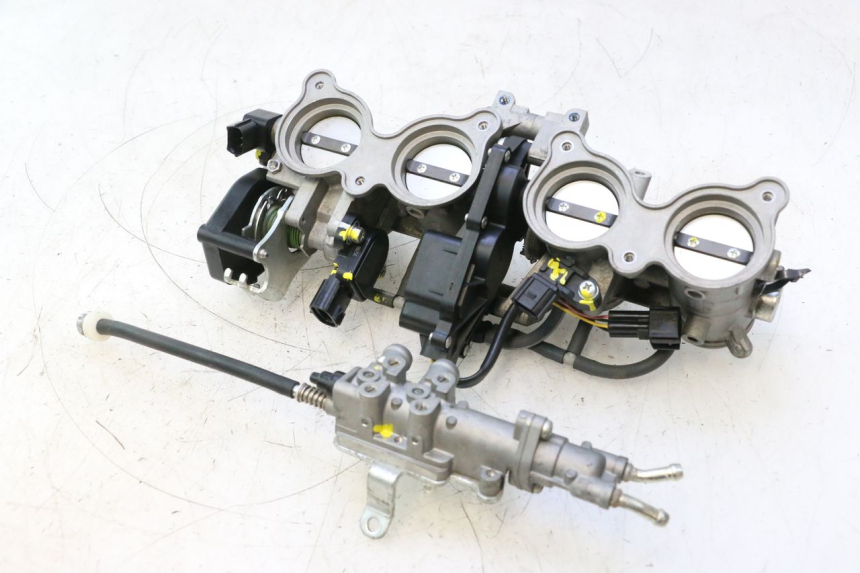 photo de INJECTION YAMAHA FZ8 800 (2010 - 2016) - Vue principale