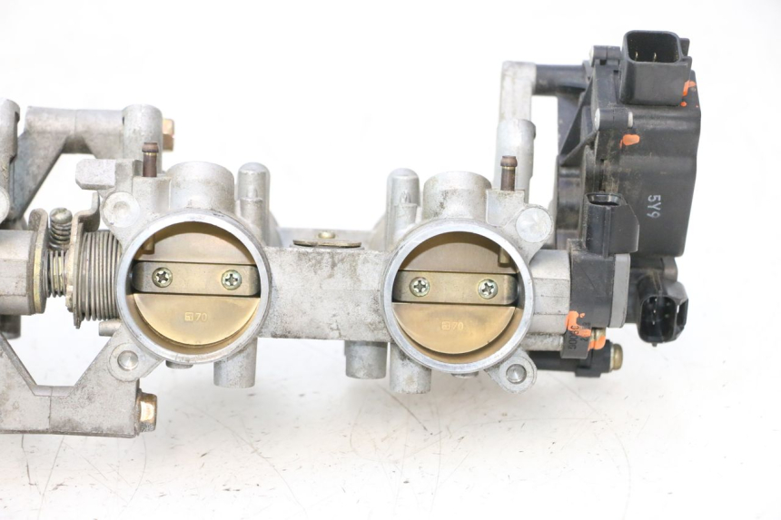 photo de INJECTION SUZUKI GSR 600 (2005 - 2012) - Vue rapprochée