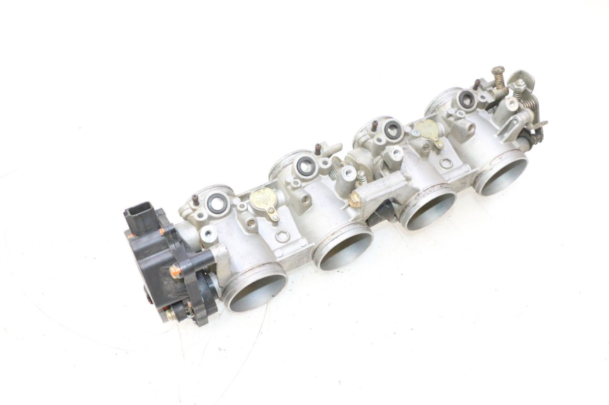 photo de INJECTION SUZUKI GSR 600 (2005 - 2012) - Points de fixation