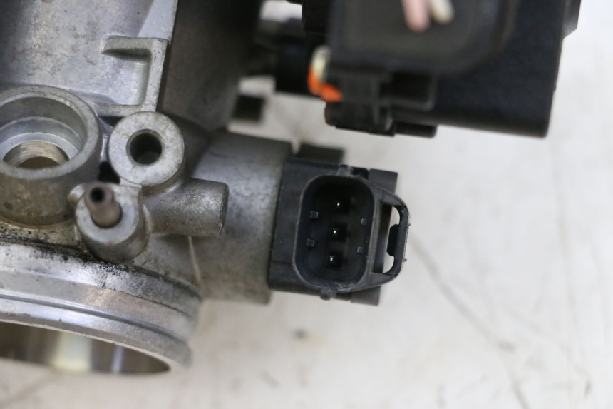 photo de INJECTION SUZUKI GSXR GSX-R 1000 (2003 - 2004) - Gros plan technique