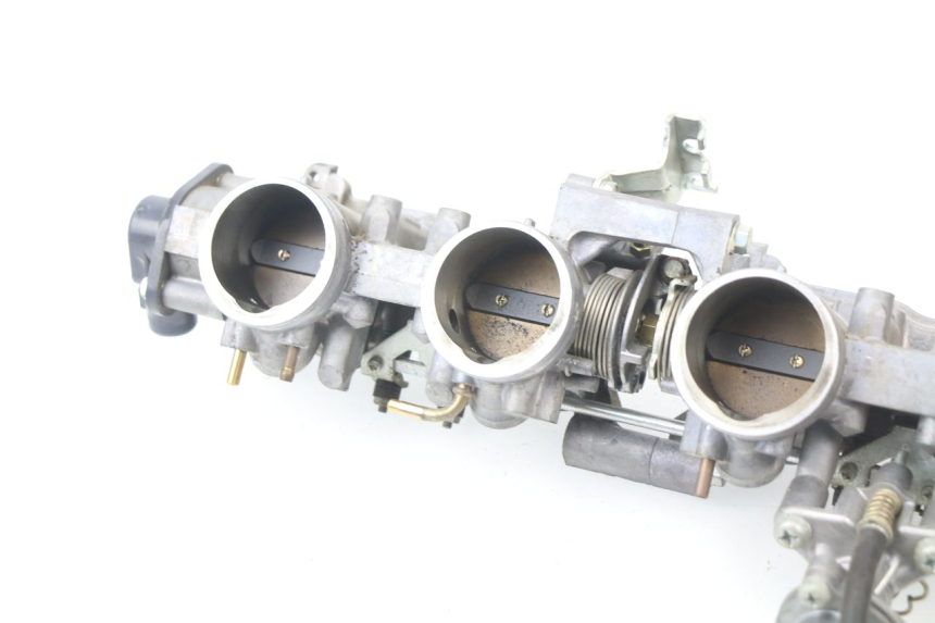 photo de INJECTION HONDA CBR 929 RR FIREBLADE 900 (2000 - 2001)