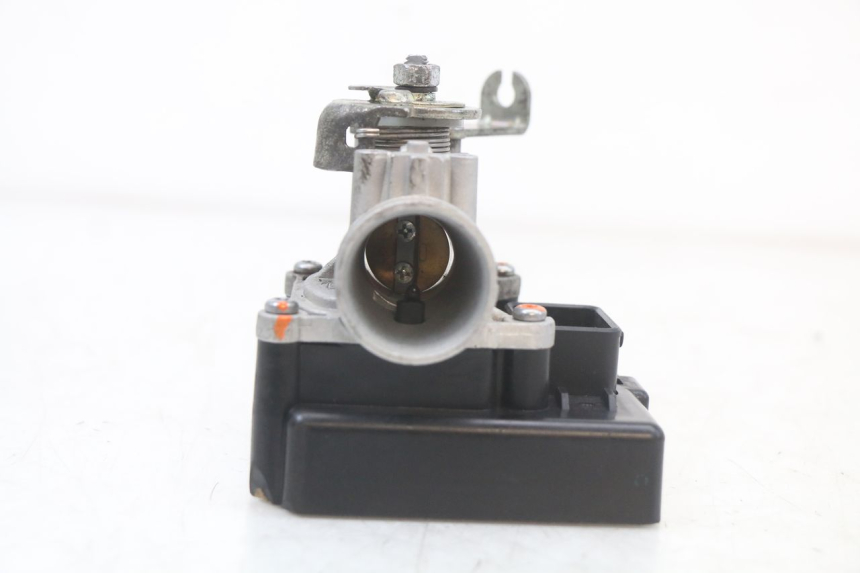 photo de INJECTION PEUGEOT KISBEE 2T 50 (2018 - 2022) - Autre angle de vue