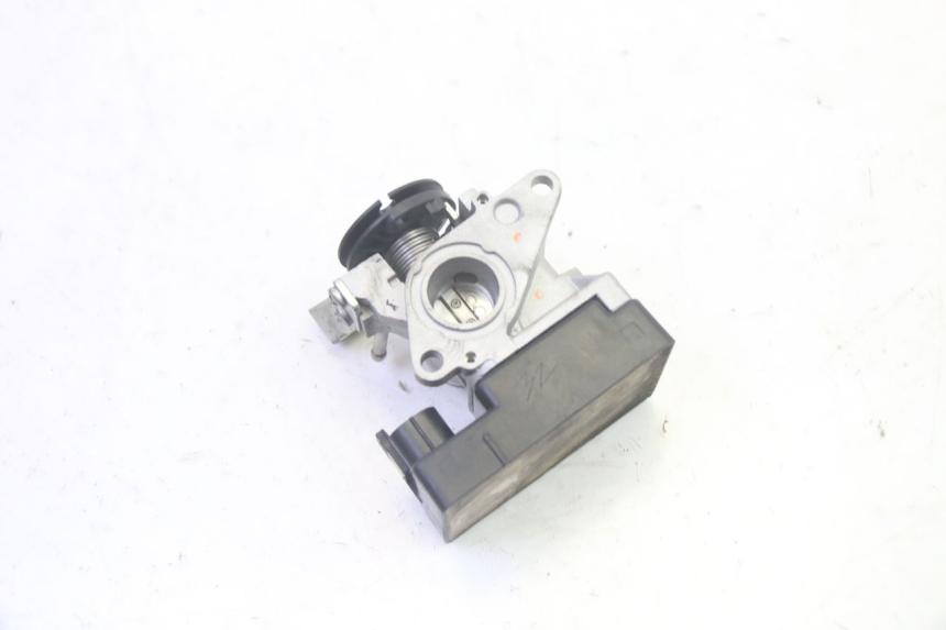 photo de INJECTION PEUGEOT KISBEE 4T 50 (2018 - 2022) - Autre angle de vue