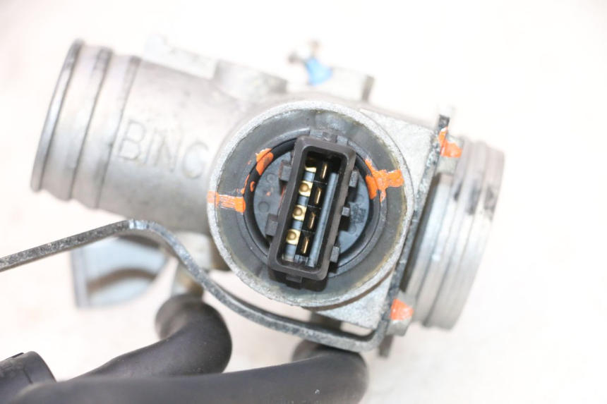 photo de INJECTION PEUGEOT SATELIS COMPRESSOR K15 125 (2006 - 2009) - Points de fixation
