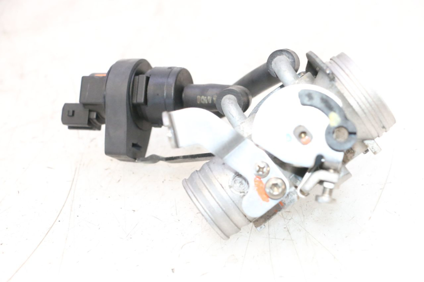photo de INJECTION PEUGEOT SATELIS COMPRESSOR K15 125 (2006 - 2009) - État de surface