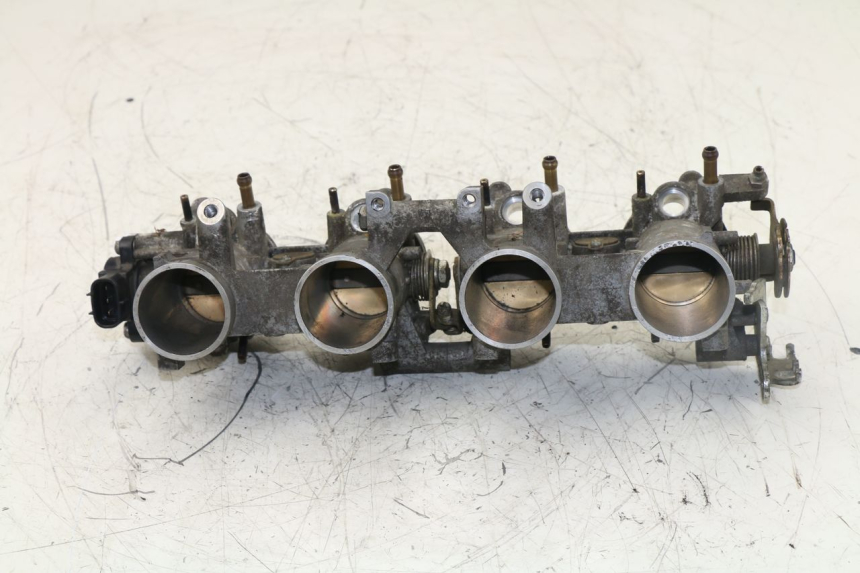 photo de INJECTION YAMAHA FZ6 FAZER 600 (2004 - 2006)