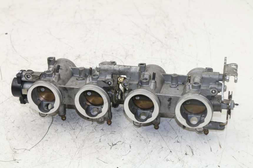 photo de INJECTION YAMAHA FZ6 FAZER 600 (2004 - 2006)