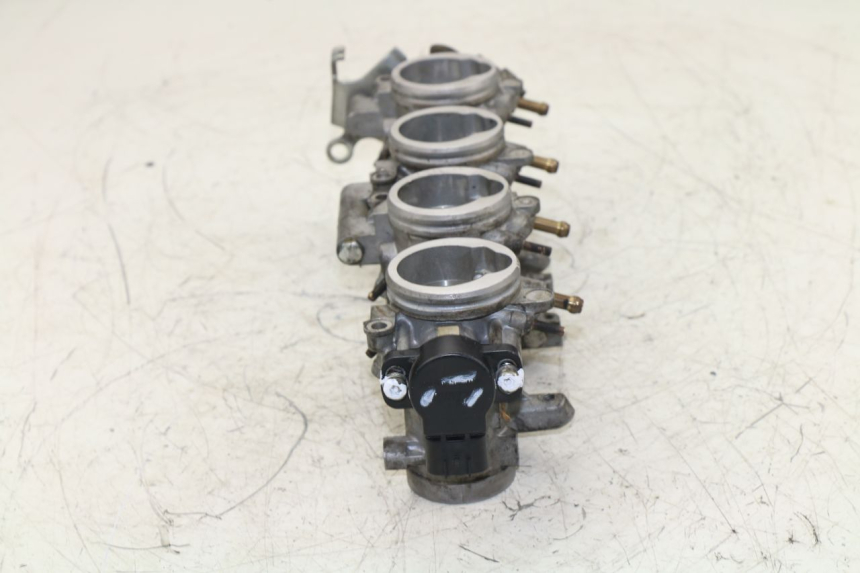 photo de INJECTION YAMAHA FZ6 FAZER 600 (2004 - 2006)