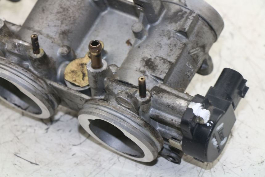 photo de INJECTION YAMAHA FZ6 FAZER 600 (2004 - 2006)