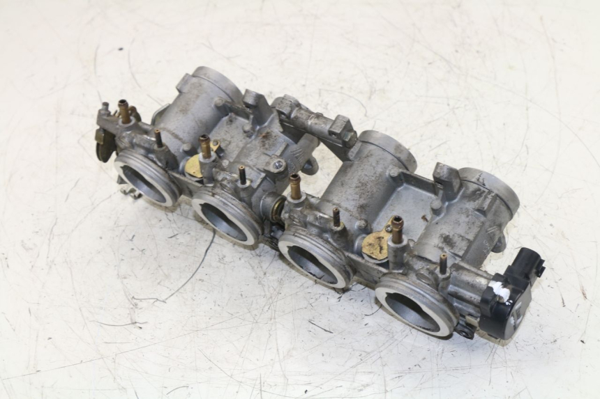 photo de INJECTION YAMAHA FZ6 FAZER 600 (2004 - 2006)
