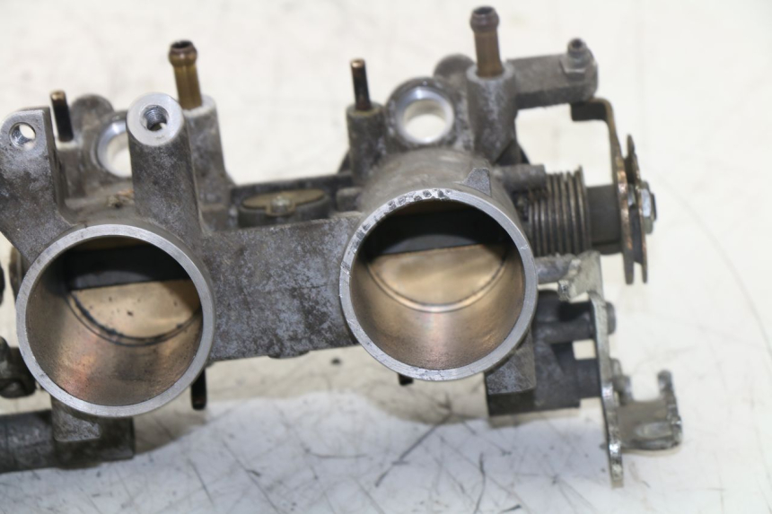 photo de INJECTION YAMAHA FZ6 FAZER 600 (2004 - 2006)