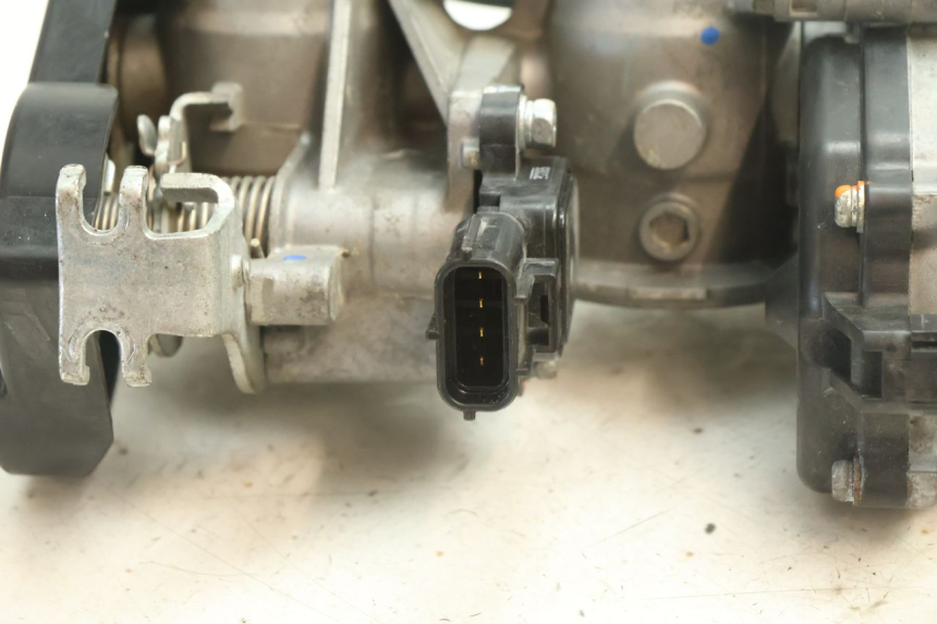 photo de INJECTION YAMAHA YZF R6 600 (2008 - 2009) - Gros plan technique