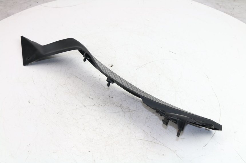 photo de INTERIEUR TETE FOURCHE DROIT KAWASAKI NINJA 300 (2012 - 2017) - Points de fixation