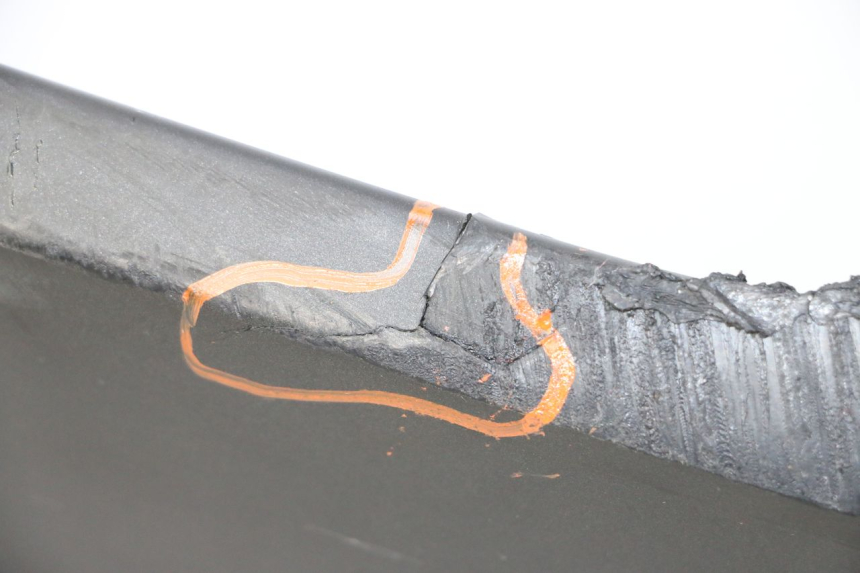 photo de INTERIEUR TETE FOURCHE DROIT YAMAHA XMAX X-MAX 125 (2021 - 2025) - Vue rapprochée