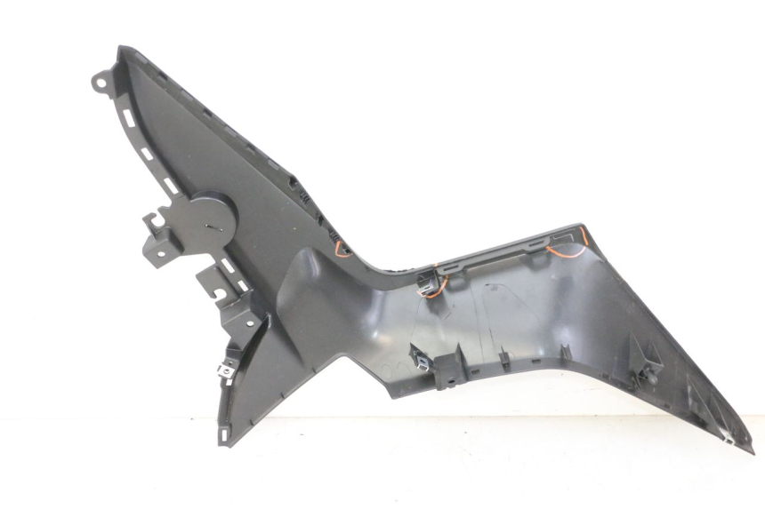 photo de INTERIEUR TETE FOURCHE DROIT YAMAHA XMAX X-MAX 125 (2021 - 2025) - Autre angle de vue