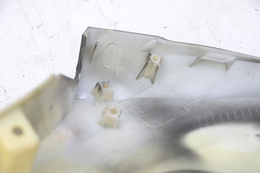 photo de INTERIEUR TETE FOURCHE GAUCHE STAHO FH 50 (2018 - 2019) - Marquages et références