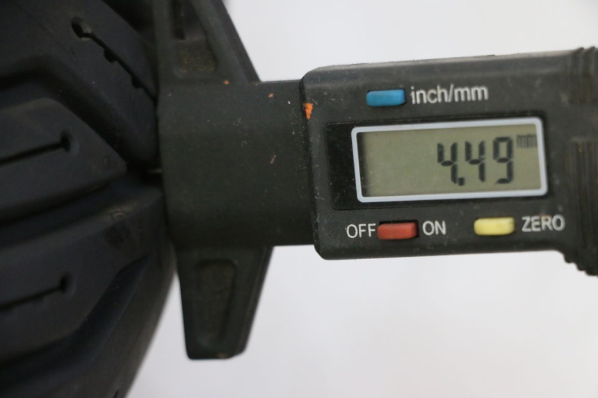 photo de JANTE ARRIÈRE ET PNEU QUADRO 4 4D 350 (2015 - 2018)