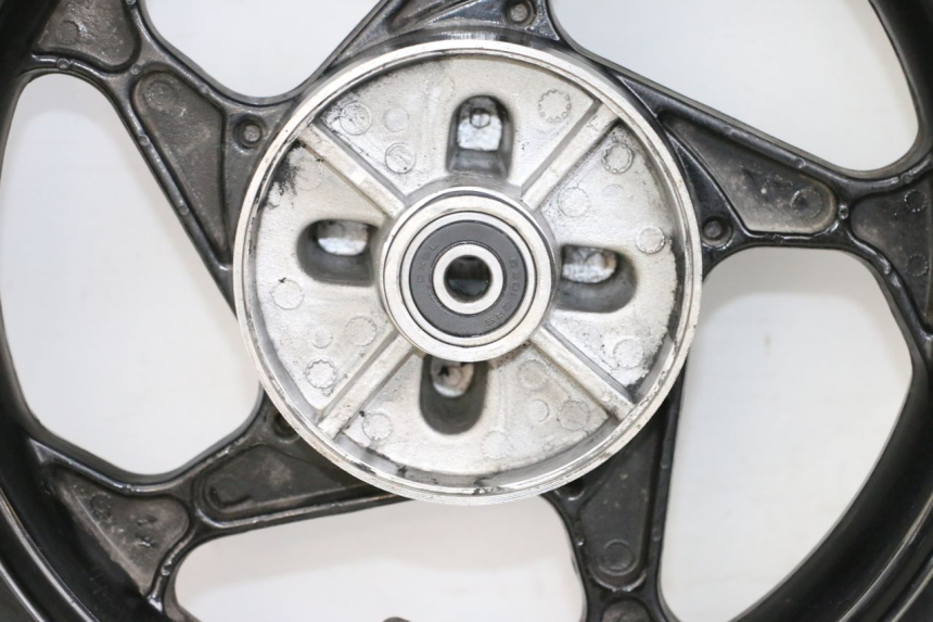 photo de JANTE ARRIÈRE ET PNEU MAG POWER BOMBERS 4T 50 (2016 - 2026) - Détails caractéristiques