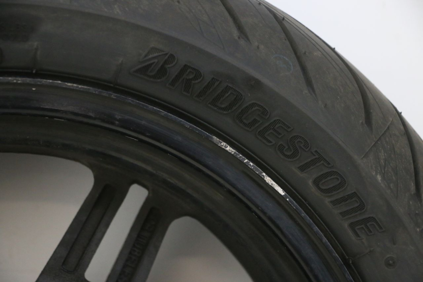 photo de JANTE ARRIÈRE ET PNEU SUZUKI BURGMAN 650 (2013 - 2020)