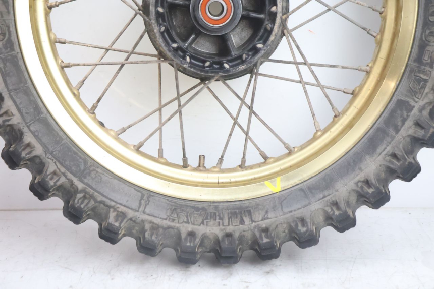 photo de JANTE ARRIÈRE ET PNEU SUZUKI DR S 600 (1985 - 1989) - Zoom état d’usage