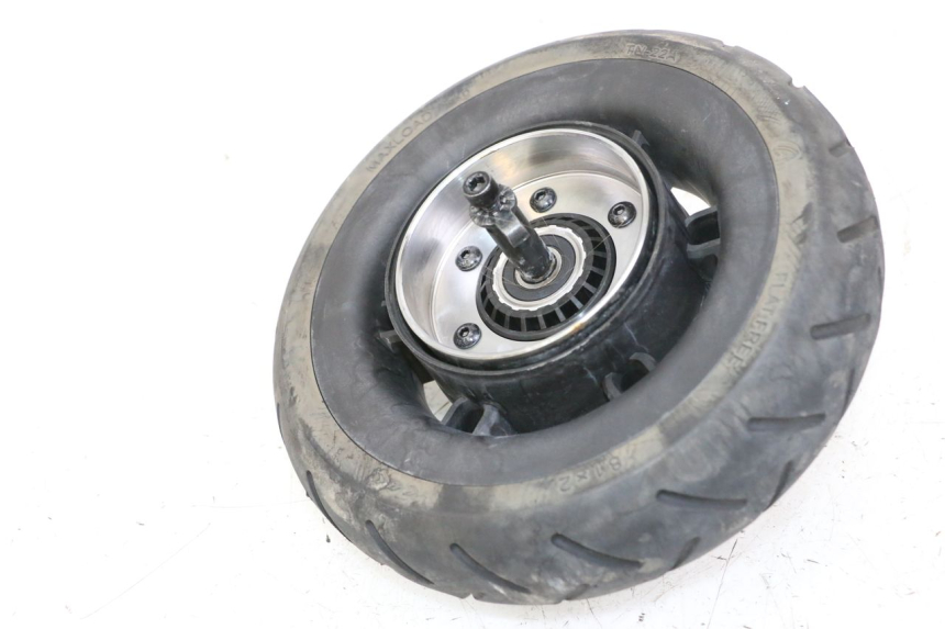 photo de JANTE ARRIÈRE ET PNEU SEGWAY NINEBOT E2 1