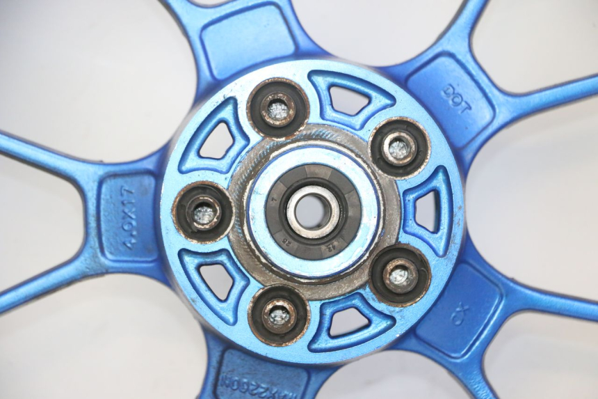 photo de JANTE ARRIÈRE ET PNEU STAHO FH 50 (2018 - 2019)