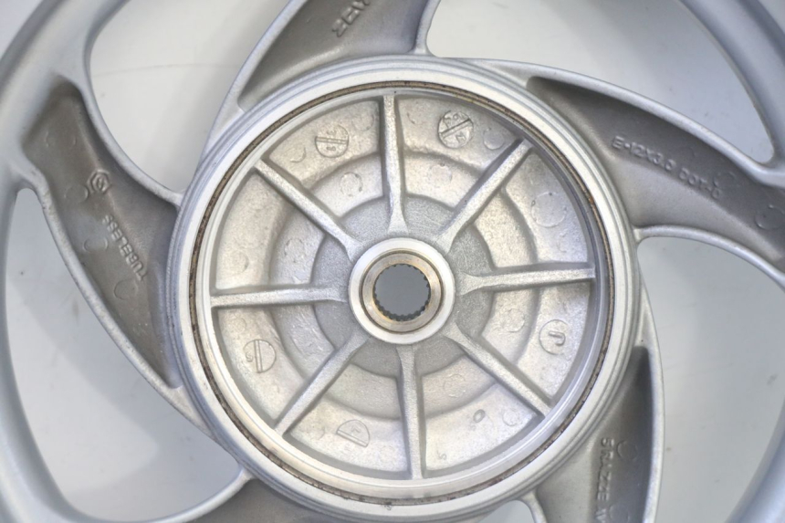 photo de JANTE ARRIÈRE ET PNEU PIAGGIO FLY 2T 50 (2004 - 2017)