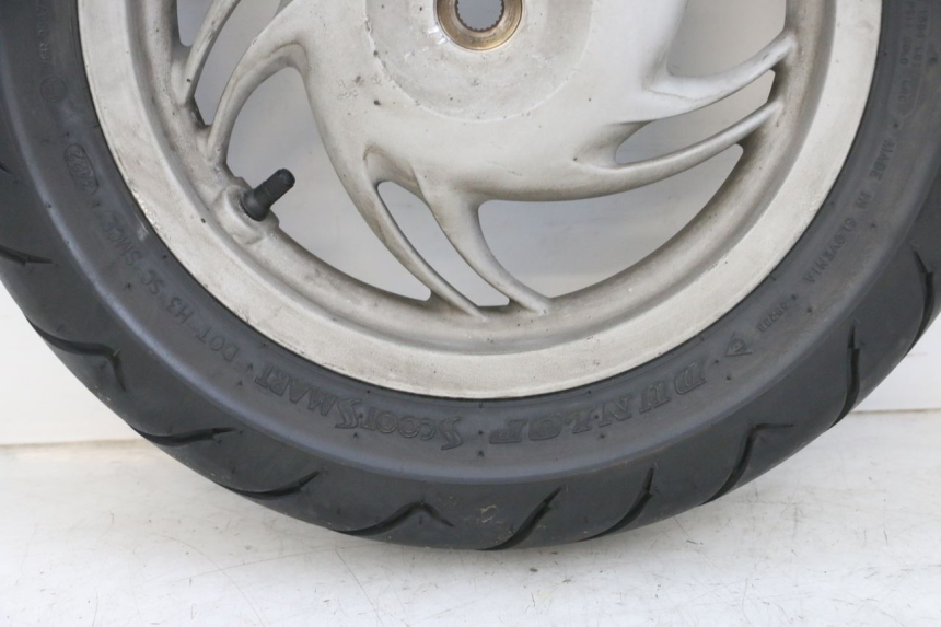 photo de JANTE ARRIÈRE ET PNEU PIAGGIO FLY 4T 50 (2013 - 2017) - Inspection visuelle