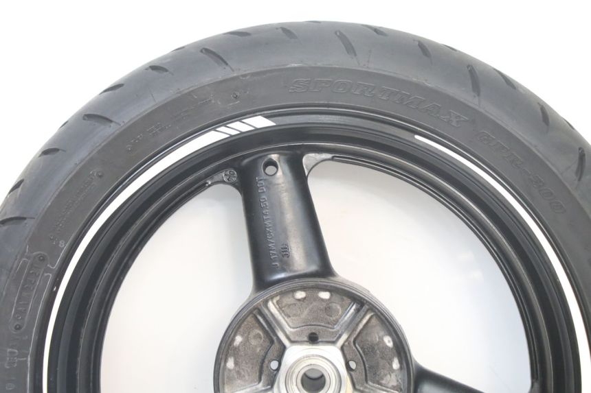 photo de JANTE ARRIÈRE ET PNEU SUZUKI GSF S BANDIT 600 (2000 - 2004) - Pièce contrôlée